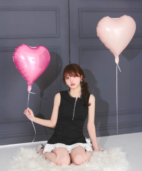 DAZZY(デイジー)の「輝くビジューストーン×フリルAラインSEXY胸元ジップノースリーブミニ丈キャバドレス(ワンピース・レディース・ピンクベージュ/ブラック・L/M/S)」の5枚目の写真