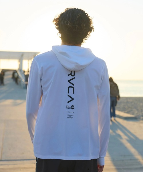 RVCA(ルーカ)の「RVCA メンズ STRAIGHT WAY SFHD 長袖サーフTシャツ 【2026年春夏モデル】/ルーカ吸水速乾UPF50+4WAYストレッチサーフT(ラッシュガード・水着)(Tシャツ/カットソー・メンズ・ダークブルー/ホワイト/グレー/ブラック・X-LARGE/LARGE/SMALL/MEDIUM)」の9枚目の写真