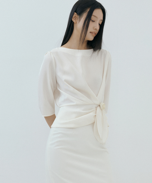 LUCIR ZU（ルシールズ）の「Silky Blouse & Corsage Brooch Set (ivory)（シャツ/ブラウス・レディース・その他・FREE）」の3枚目の写真