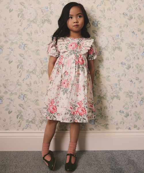 Cath Kidston(キャスキッドソン)の「キッズ フリルワンピース Hackney Rose(ワンピース・キッズ・ピンク・122/110/98)」の1枚目の写真