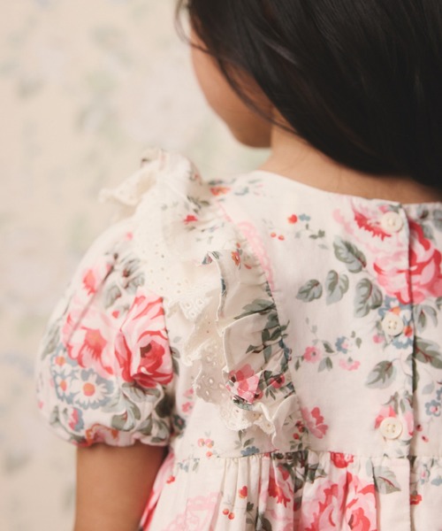 Cath Kidston(キャスキッドソン)の「キッズ フリルワンピース Hackney Rose(ワンピース・キッズ・ピンク・122/110/98)」の6枚目の写真
