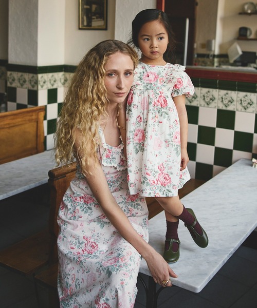 Cath Kidston(キャスキッドソン)の「キッズ フリルワンピース Hackney Rose(ワンピース・キッズ・ピンク・122/110/98)」の11枚目の写真