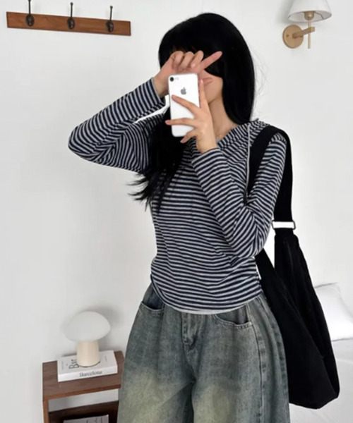 VIVID LADY(ビビッドレディー)の「レイヤード風 ボーダーフーディーTシャツ(Tシャツ/カットソー・レディース・ブラック/アイボリー/ネイビー・FREE)」の16枚目の写真