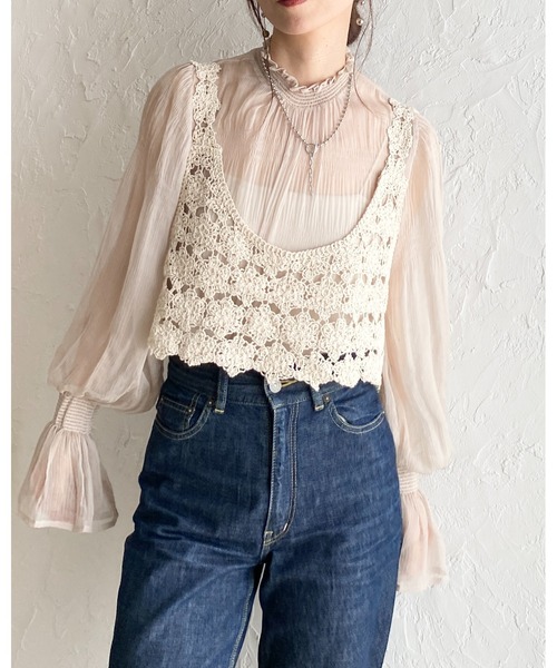 She's Closet(シーズクローゼット)の「ショート丈 深Uネック かぎ編み ビスチェ クロシェベスト(ベスト・レディース・ブラック/アイボリー・FREE)」の10枚目の写真