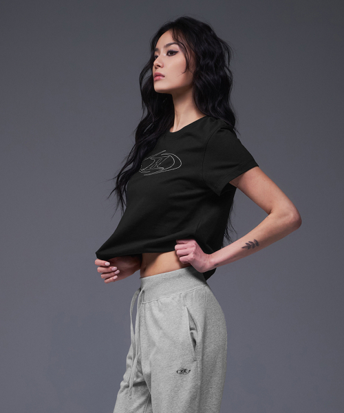 BORN TO WIN（ボーントゥウィン）の「W STITCH LOGO REGULAR FIT T-SHIRTS [BLACK]（Tシャツ/カットソー・レディース・その他・1/2/3）」の4枚目の写真