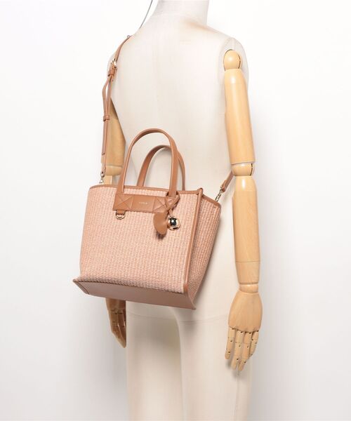 FURLA(フルラ)の「FURLA DIVIDE IT(トートバッグ・レディース・ナチュラル・ONE SIZE)」の2枚目の写真