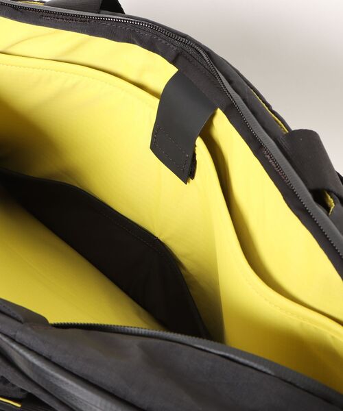 TOPO DESIGNS(トポデザインズ)の「高機能3WAYバッグ【TOPO DESIGNS】GLOBAL PRO 3-WAY BRIEFCASE(バックパック/リュック・メンズ・ブラック・ONE SIZE)」の5枚目の写真
