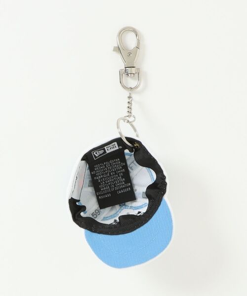 NEW ERA（ニューエラ）の「【NEW ERA/ニューエラ】キャップキーホルダー ちいかわ / ハチワレ ホワイト/ラディアントブルー（キーホルダー・レディース・ブルー系その他・FREE）」の2枚目の写真