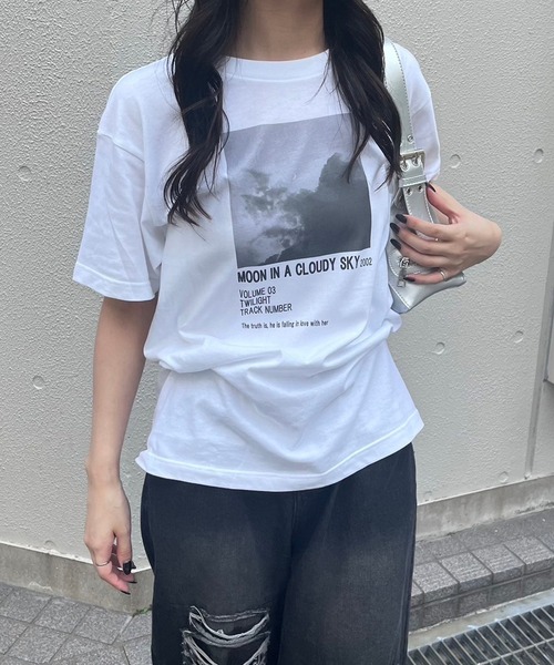 etta(エタ)の「モノクロデザイン半袖Tシャツ(Tシャツ/カットソー・レディース・ホワイト・MEDIUM/LARGE/SMALL)」の1枚目の写真