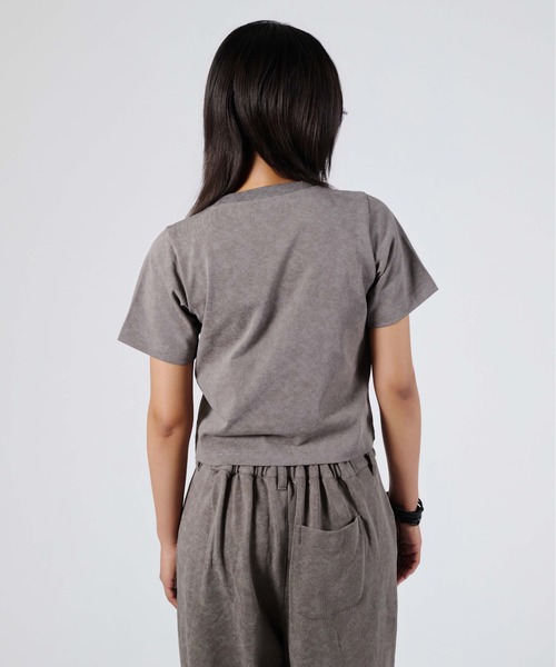 sedacle girl(セダクルガール)の「フロントアイレット加工TEE(Tシャツ/カットソー・レディース・ブラウン/ブラック/チャコールグレー・MEDIUM/SMALL)」の4枚目の写真