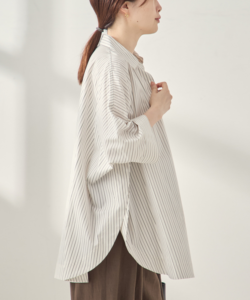 journal standard L'essage(ジャーナルスタンダードレサージュ)の「ポプリンストライプ/無地ラウンドシャツ(シャツ/ブラウス・レディース・ブルー系その他/コバルトブルー/ホワイト・FREE)」の9枚目の写真