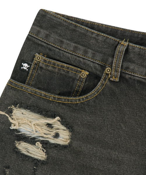 WKNDRS（ウィーキャンドース）の「[KOIN SEOUL] DAMAGED SKULL DENIM SHORTS (BLACK)（その他パンツ・レディース・その他・MEDIUM/LARGE/X-LARGE）」の9枚目の写真