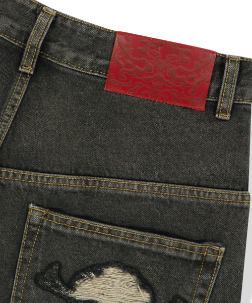 WKNDRS（ウィーキャンドース）の「[KOIN SEOUL] DAMAGED SKULL DENIM SHORTS (BLACK)（その他パンツ・レディース・その他・MEDIUM/LARGE/X-LARGE）」の10枚目の写真