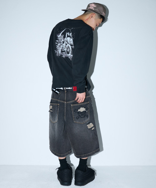 WKNDRS（ウィーキャンドース）の「[KOIN SEOUL] DAMAGED SKULL DENIM SHORTS (BLACK)（その他パンツ・レディース・その他・MEDIUM/LARGE/X-LARGE）」の14枚目の写真