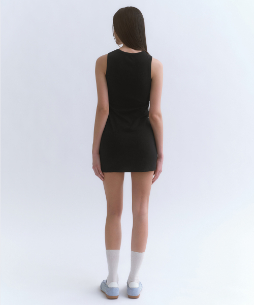 MUSINSA STANDARD WOMAN（ムシンサスタンダードウーマン）の「ウィメンズタンクドレス[ブラック]（ワンピース・レディース・その他・SMALL/MEDIUM/LARGE/X-SMALL）」の3枚目の写真