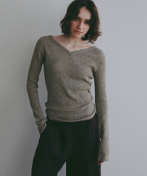 ETRE TOKYO（エトレトウキョウ）の「リネンヘルシーニットプルオーバー（ニット/セーター・レディース・ブラック/グレイッシュベージュ/ホワイト・FREE）」の3枚目の写真