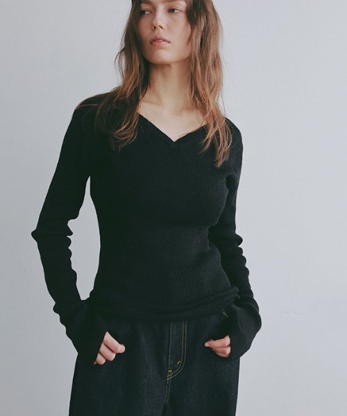 ETRE TOKYO（エトレトウキョウ）の「リネンヘルシーニットプルオーバー（ニット/セーター・レディース・ブラック/グレイッシュベージュ/ホワイト・FREE）」の2枚目の写真