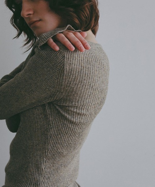 ETRE TOKYO（エトレトウキョウ）の「リネンヘルシーニットプルオーバー（ニット/セーター・レディース・ブラック/グレイッシュベージュ/ホワイト・FREE）」の7枚目の写真