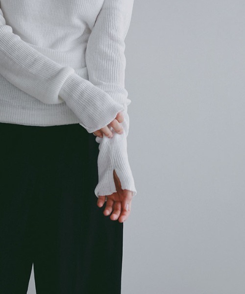 ETRE TOKYO（エトレトウキョウ）の「リネンヘルシーニットプルオーバー（ニット/セーター・レディース・ブラック/グレイッシュベージュ/ホワイト・FREE）」の15枚目の写真