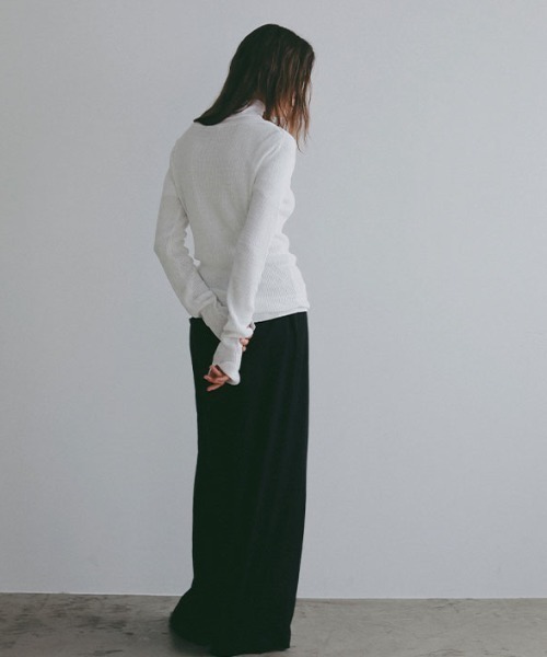 ETRE TOKYO（エトレトウキョウ）の「リネンヘルシーニットプルオーバー（ニット/セーター・レディース・ブラック/グレイッシュベージュ/ホワイト・FREE）」の16枚目の写真