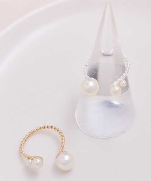 Heartdance(ハートダンス)の「ハグパールメタルリング(リング・レディース・ゴールド/シルバー・FREE)」の3枚目の写真