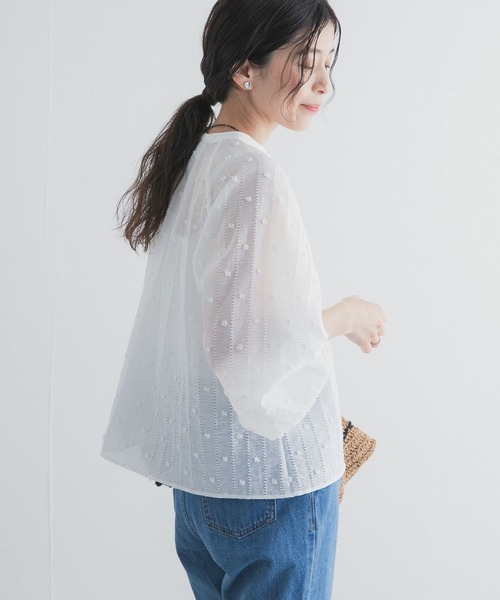 URBAN RESEARCH DOORS（アーバンリサーチドアーズ）の「カットドビーブラウス（シャツ/ブラウス・レディース・オフホワイト/ブラック・FREE）」の6枚目の写真