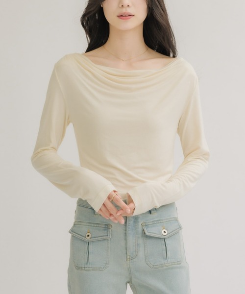 NEUNA(ヌナ)の「【とりこになるモチモチな肌触り◎】とろみワンショルドレープトップス(Tシャツ/カットソー・レディース・ブラック/アイボリー・FREE)」の2枚目の写真