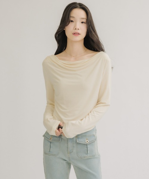NEUNA(ヌナ)の「【とりこになるモチモチな肌触り◎】とろみワンショルドレープトップス(Tシャツ/カットソー・レディース・ブラック/アイボリー・FREE)」の3枚目の写真