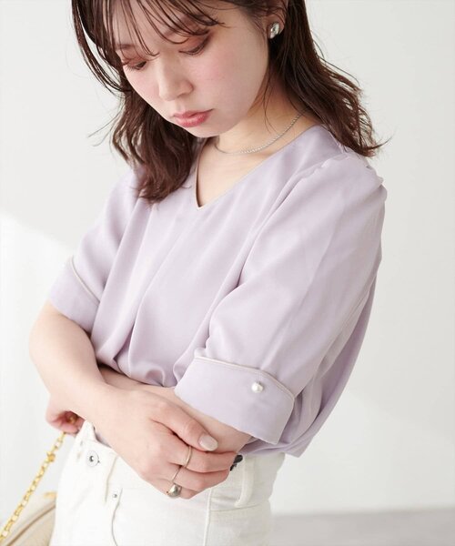 natural couture(ナチュラルクチュール)の「〈osono〉三角カフス配色Vネック(シャツ/ブラウス・レディース・ドット/ネイビー/ラベンダー/ミント/モカ/サックスブルー/ホワイト・FREE)」の12枚目の写真