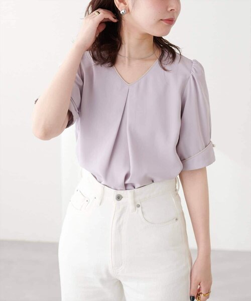 natural couture(ナチュラルクチュール)の「〈osono〉三角カフス配色Vネック(シャツ/ブラウス・レディース・ドット/ネイビー/ラベンダー/ミント/モカ/サックスブルー/ホワイト・FREE)」の13枚目の写真