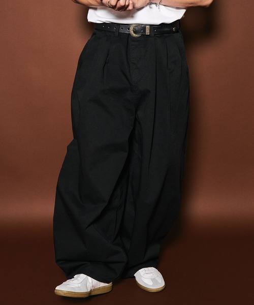 Subciety（サブサエティ）の「Super wide balloon chino pants（チノパンツ・メンズ・ベージュ/ホワイト/ブラック・MEDIUM/LARGE）」の2枚目の写真