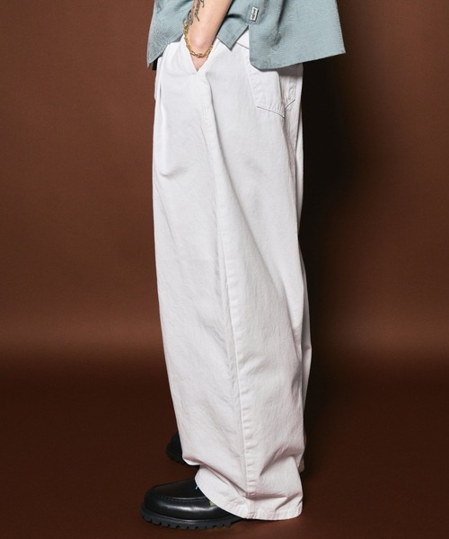Subciety（サブサエティ）の「Super wide balloon chino pants（チノパンツ・メンズ・ベージュ/ホワイト/ブラック・MEDIUM/LARGE）」の10枚目の写真