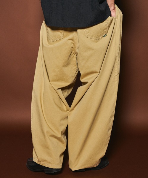 Subciety（サブサエティ）の「Super wide balloon chino pants（チノパンツ・メンズ・ベージュ/ホワイト/ブラック・MEDIUM/LARGE）」の17枚目の写真