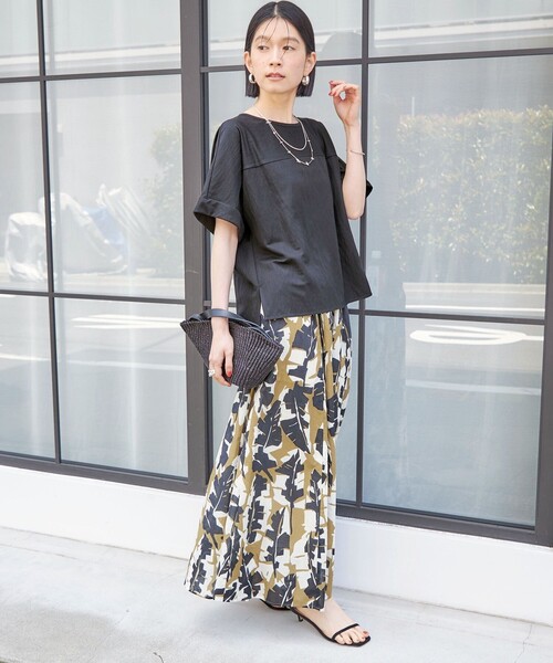 SHIPS(シップス)の「〈手洗い可能〉DEVEAUX リーフ プリント スカート(スカート・レディース・カーキ/ブルー・ONE SIZE)」の5枚目の写真