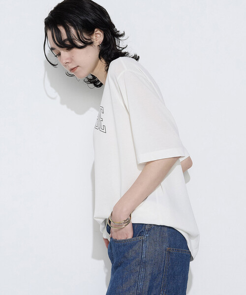 COMME CA Wardrobe(コムサワードローブ)の「ヴィンテージプレーティング天竺 ロゴプリントTシャツ(Tシャツ/カットソー・レディース・ホワイト/ボルドー/ブルー・FREE)」の8枚目の写真