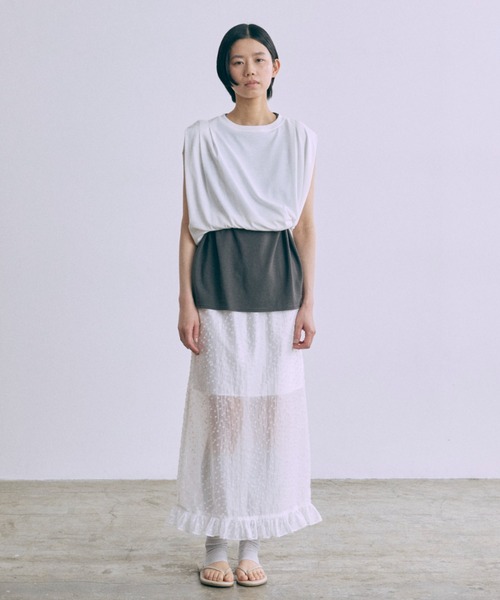 EN NEUME（エンノイム）の「Double Tuck French Tee（Tシャツ/カットソー・レディース・チャコール/イエロー/ブラック/オフホワイト・FREE）」の11枚目の写真