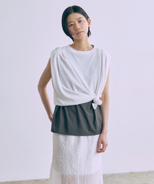 EN NEUME（エンノイム）の「Double Tuck French Tee（Tシャツ/カットソー・レディース・チャコール/イエロー/ブラック/オフホワイト・FREE）」の9枚目の写真