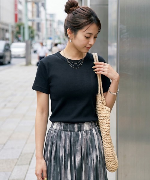 STYLE DELI(スタイルデリ)の「【Made in JAPAN】リブ半袖カットソートップス(Tシャツ/カットソー・レディース・グレイッシュベージュ/ブラック/カーキオリーブ/ホワイト/ネイビー・M)」の3枚目の写真
