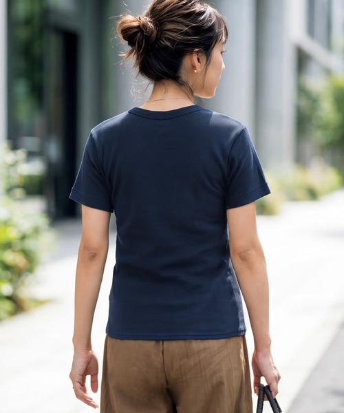 STYLE DELI(スタイルデリ)の「【Made in JAPAN】リブ半袖カットソートップス(Tシャツ/カットソー・レディース・グレイッシュベージュ/ブラック/カーキオリーブ/ホワイト/ネイビー・M)」の8枚目の写真