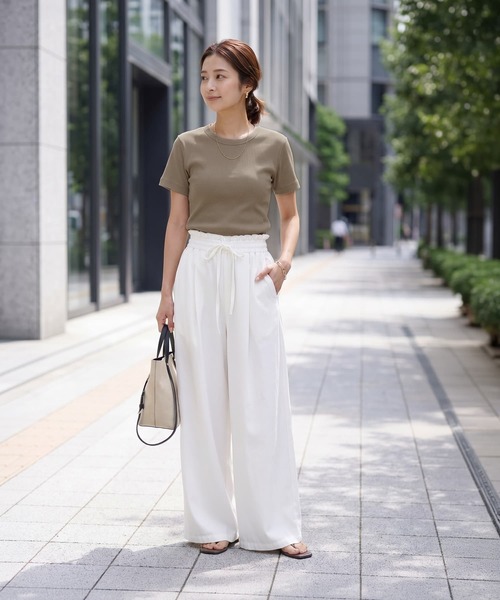 STYLE DELI(スタイルデリ)の「【Made in JAPAN】リブ半袖カットソートップス(Tシャツ/カットソー・レディース・グレイッシュベージュ/ブラック/カーキオリーブ/ホワイト/ネイビー・M)」の9枚目の写真
