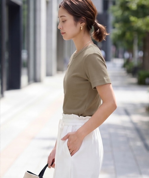 STYLE DELI(スタイルデリ)の「【Made in JAPAN】リブ半袖カットソートップス(Tシャツ/カットソー・レディース・グレイッシュベージュ/ブラック/カーキオリーブ/ホワイト/ネイビー・M)」の10枚目の写真