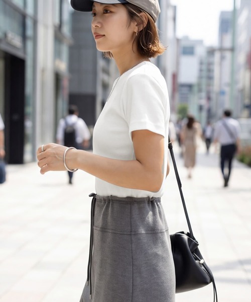 STYLE DELI(スタイルデリ)の「【Made in JAPAN】リブ半袖カットソートップス(Tシャツ/カットソー・レディース・グレイッシュベージュ/ブラック/カーキオリーブ/ホワイト/ネイビー・M)」の13枚目の写真