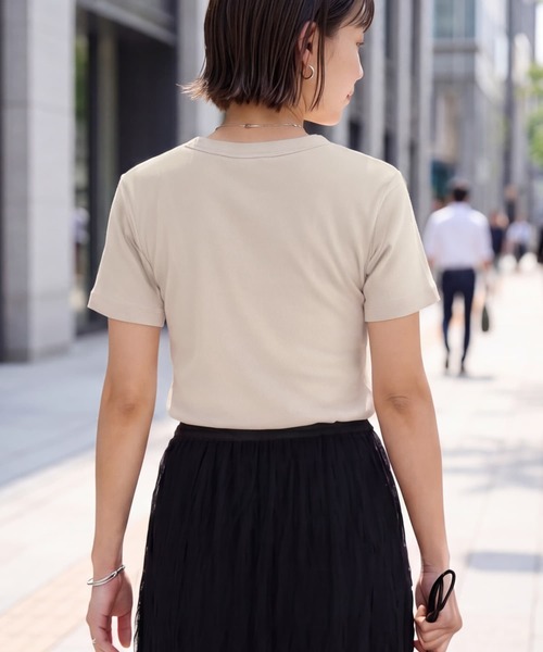 STYLE DELI(スタイルデリ)の「【Made in JAPAN】リブ半袖カットソートップス(Tシャツ/カットソー・レディース・グレイッシュベージュ/ブラック/カーキオリーブ/ホワイト/ネイビー・M)」の17枚目の写真