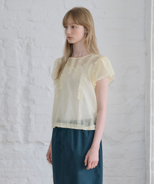 SINOON(シヌーン)の「Babydoll Frill Blouse (Yellow)(シャツ/ブラウス・レディース・イエロー・FREE)」の2枚目の写真