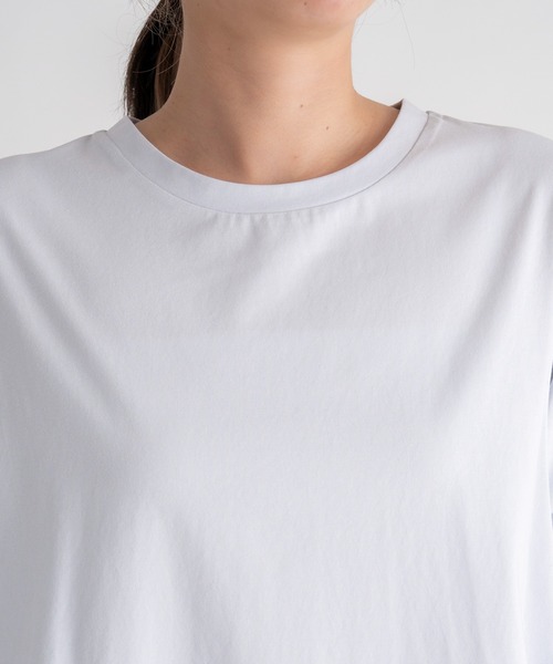 STRAWBERRY-FIELDS(ストロベリーフィールズ)の「ファンクショナル天竺_バックプリーツドッキングTシャツ(Tシャツ/カットソー・レディース・ホワイト/ブラック/ライトブルー・2)」の9枚目の写真