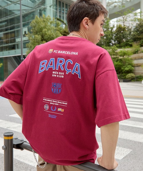 MONO-MART(モノマート)の「【FC BARCELONA/FCバルセロナ】別注 ビッグシルエットエンブレムロゴ 刺繍 Tシャツ(Tシャツ/カットソー・メンズ・ブラック/ダークブラウン/ダークネイビー/オフホワイト/チャコール/ワイン・M/L)」の6枚目の写真