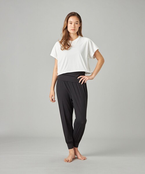 Chacott(チャコット)の「SmoothDryアレンジTシャツ(その他トップス・レディース・ホワイト/ピンク・M)」の9枚目の写真