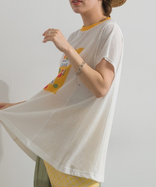 Figgle(フィグル)の「シアー 天竺 染み込み ロゴ プリント フレアTシャツ(Tシャツ/カットソー・レディース・イエロー/オフホワイト・FREE)」の6枚目の写真