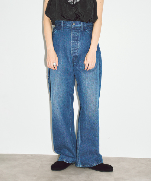 Lee(リー)の「LEE 別注 PAINTER PANTS:デニムパンツ(デニムパンツ・レディース・ブルー/ブラック・SMALL/MEDIUM)」の2枚目の写真