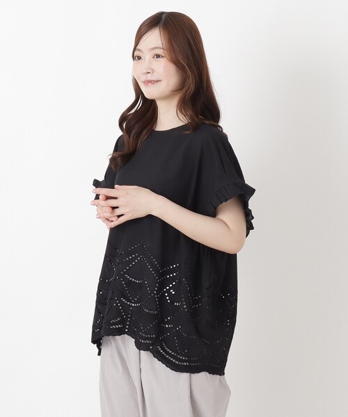 one'sterrace(ワンズテラス)の「スカラップ刺繍ブラウス(シャツ/ブラウス・レディース・ブラウン系8/アイボリー系8/レッド系9/ブラック系8・02)」の2枚目の写真